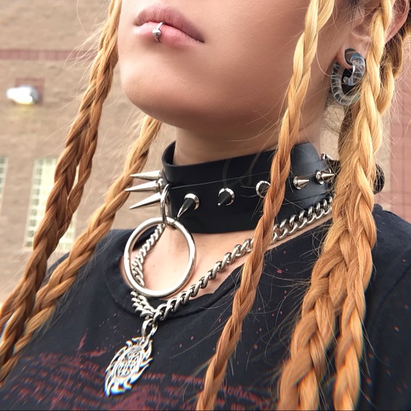 DAMNATION Spike Vegan Leather Choker - Picture 2 of 6